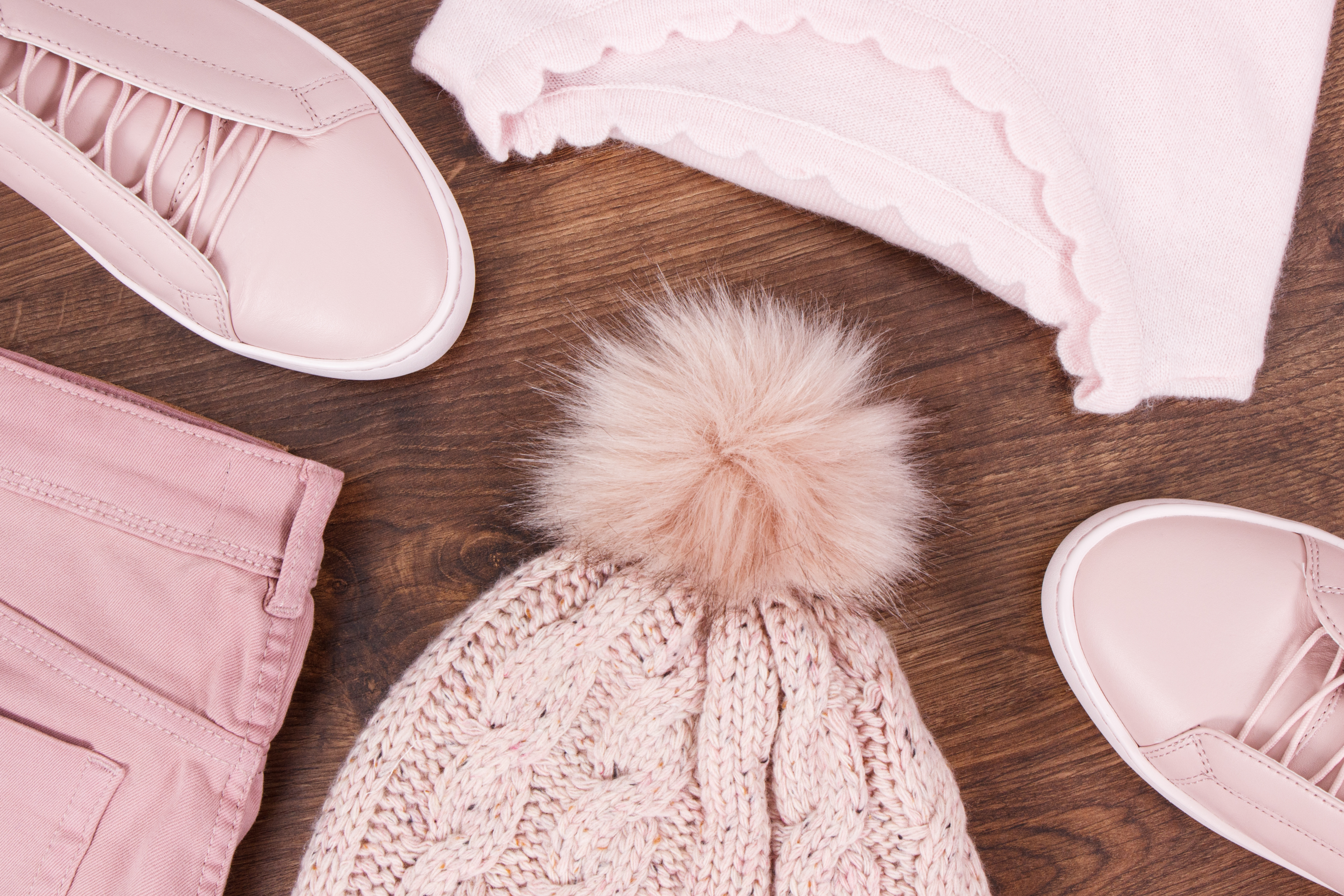 Zapatillas de niña en blanco bajas con detalles rosa pastel